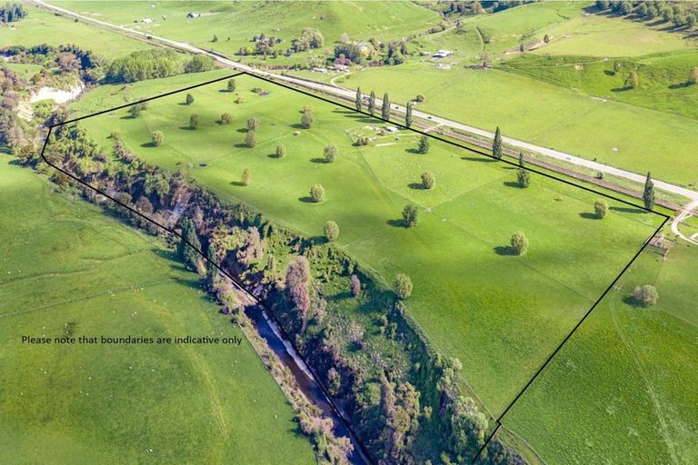 Photo of property in 7988 State Highway 1, Taihape, 4793