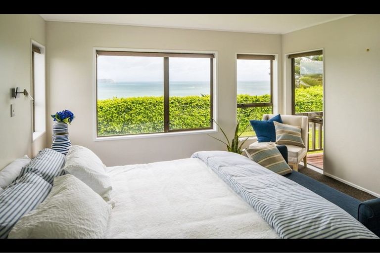 Photo of property in 3 Tregear Place, Camborne, Porirua, 5026