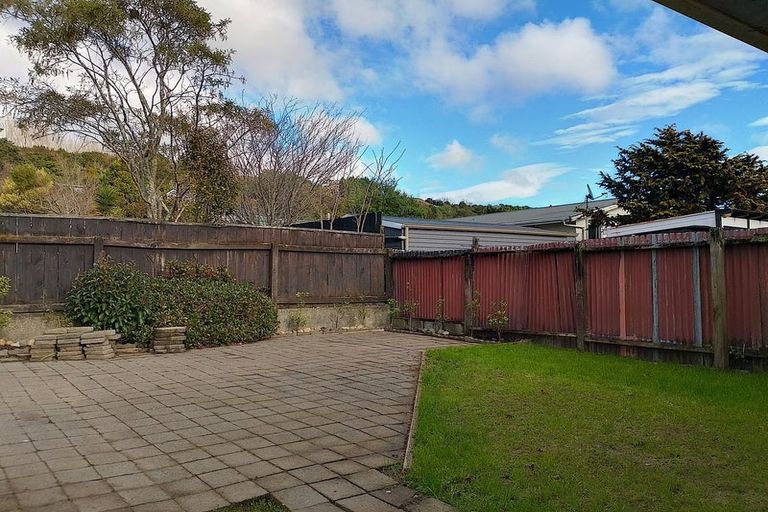 Photo of property in 2/52 Gemstone Drive, Birchville, Upper Hutt, 5018
