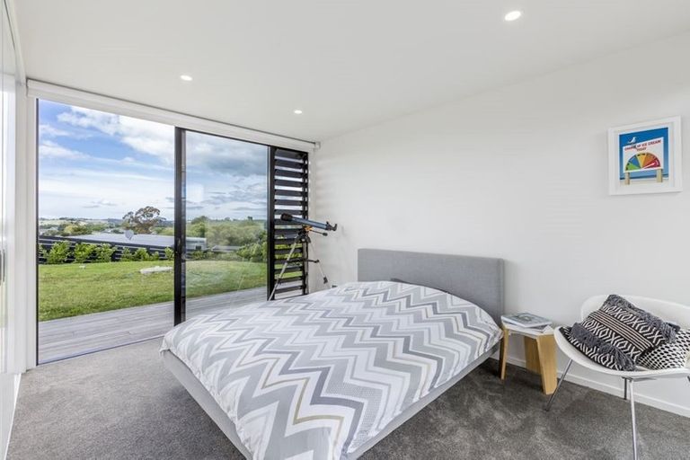 Photo of property in 10 Laly Haddon Place, Matakana, 0985