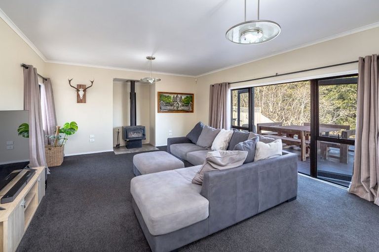 Photo of property in 106 Pacific Drive, Fitzherbert, Palmerston North, 4410