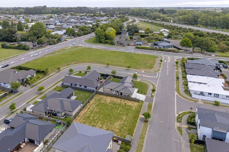 Photo of property in 12 Eminence Drive, Northwood, Christchurch, 8051