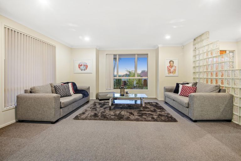 Photo of property in 55 Mt Lebanon Crescent, The Gardens, Auckland, 2105