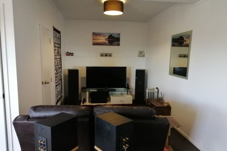 Photo of property in 70 Dalwhinnie Parade, Highland Park, Auckland, 2010