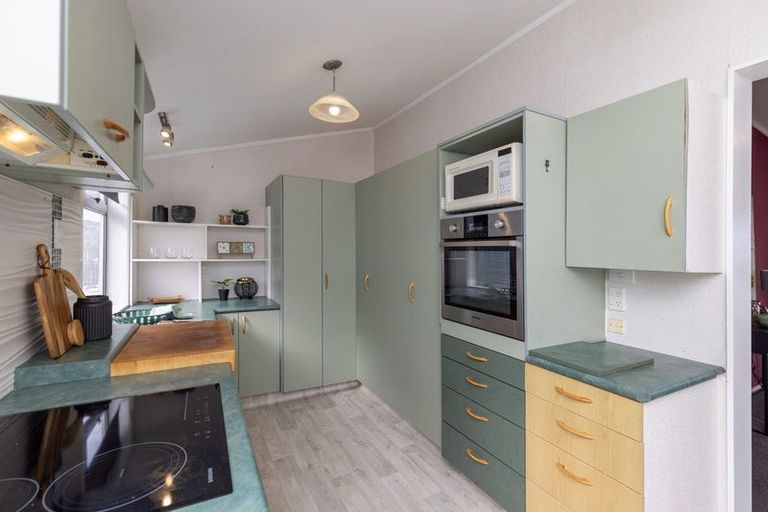 Photo of property in 13 The Crescent, Raumati South, Paraparaumu, 5032