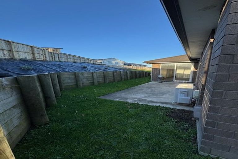 Photo of property in 18 Arahi Place, Rototuna North, Hamilton, 3210