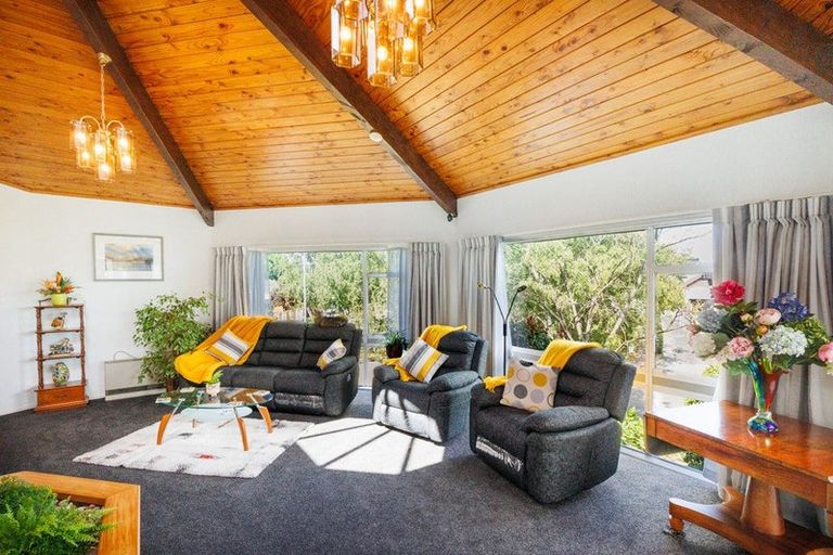Photo of property in 23 Chilton Grove, Hokowhitu, Palmerston North, 4410