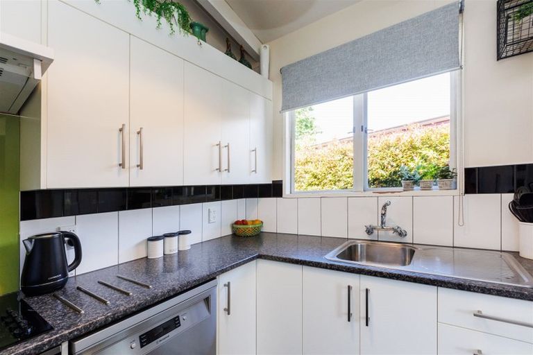 Photo of property in 7 Dampier Avenue, Awapuni, Palmerston North, 4412