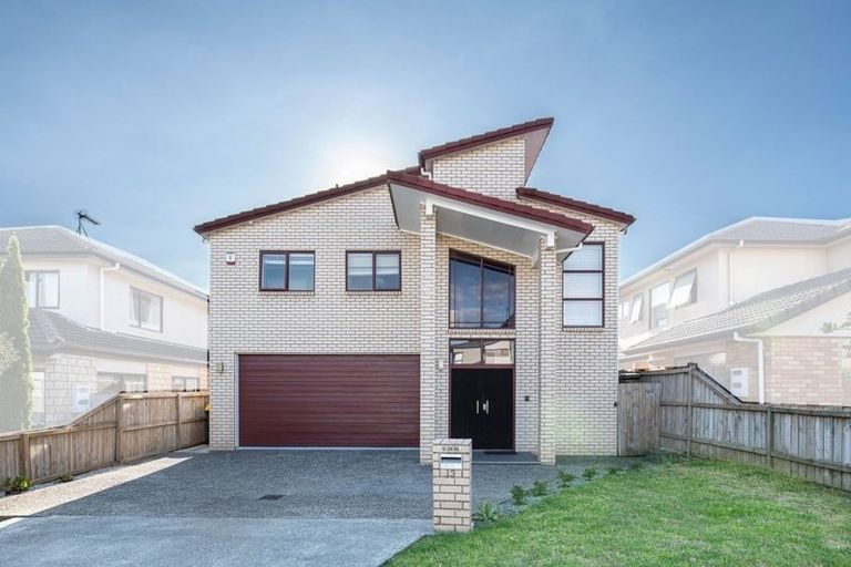 Photo of property in 13 Heidi Crescent, Flat Bush, Auckland, 2016