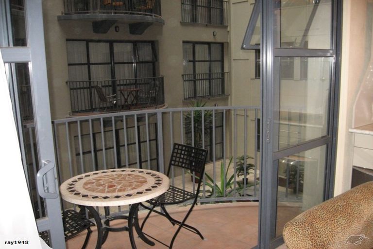 Photo of property in Atrium Apartments, 2h/154 The Terrace, Wellington Central, Wellington, 6011