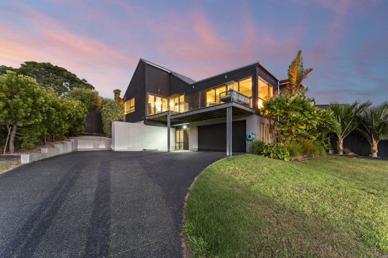 Photo of property in 59 Calluna Crescent, Totara Heights, Auckland, 2105
