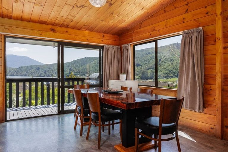 Photo of property in 17 Beach Place, Havelock, 7100