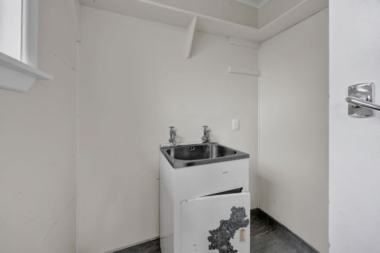 Photo of property in 19 Oranga Street, Marfell, New Plymouth, 4310