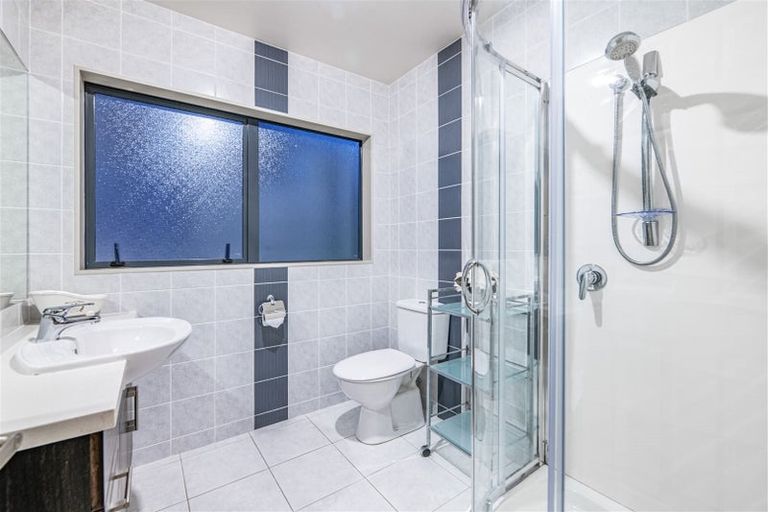 Photo of property in 6 Leafield Crescent, Henderson, Auckland, 0612