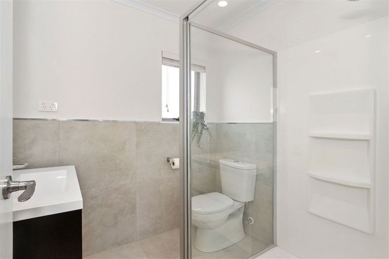 Photo of property in 30 Arthur Rolfe Lane, Swanson, Auckland, 0614