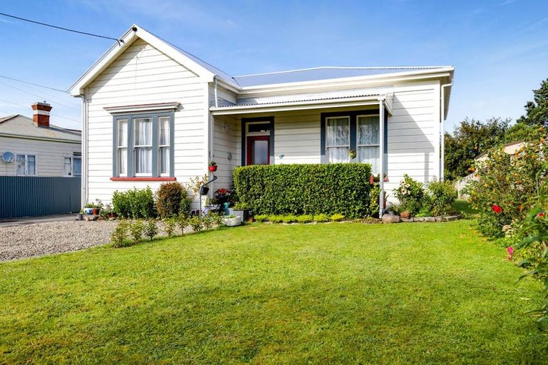 Photo of property in 49 Egmont Street, Hawera, 4610
