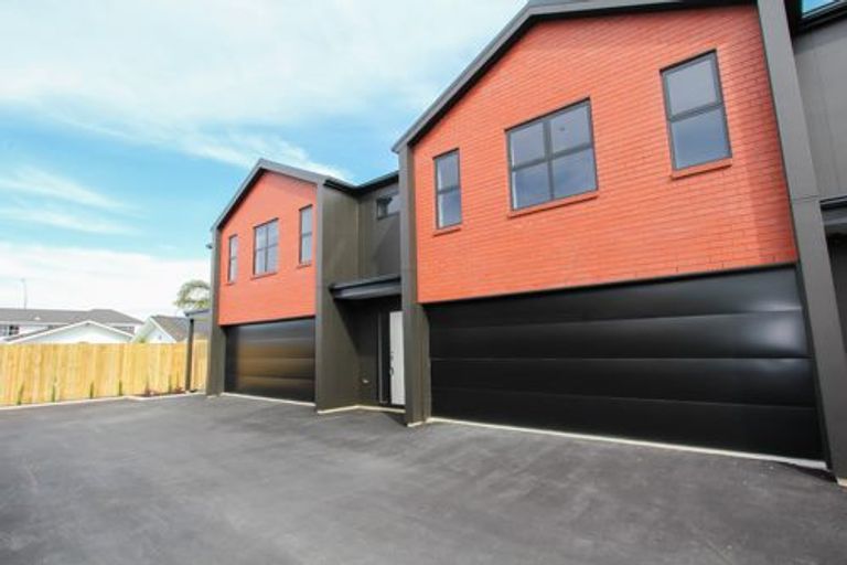 Photo of property in 1-5/5 Charlemont Street, Whitiora, Hamilton, 3200