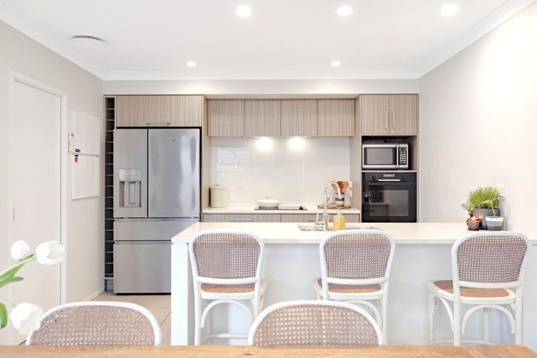 Photo of property in 2 Raiha Street, Papamoa Beach, Papamoa, 3118