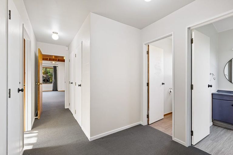 Photo of property in 1/86 Waimumu Road, Massey, Auckland, 0614