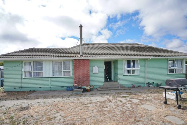 Photo of property in 33 Ontario Place, Wainoni, Christchurch, 8061