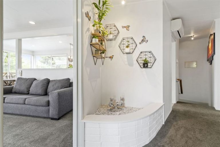 Photo of property in 6 Yeoman Place, Howick, Auckland, 2014