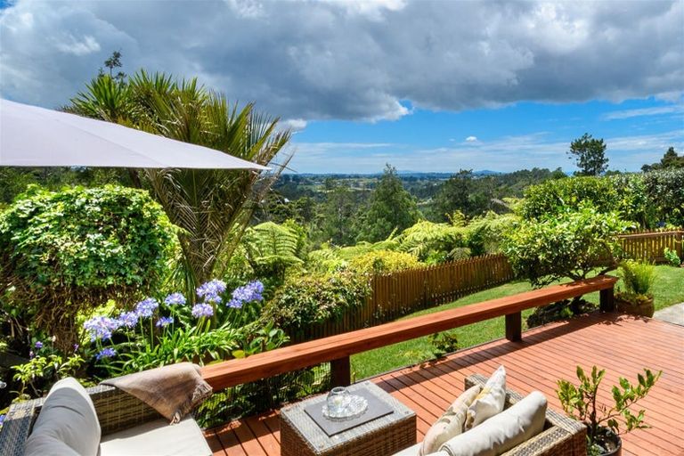 Photo of property in 43 Sunnyvale Road, Massey, Auckland, 0614