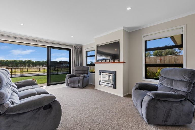 Photo of property in 10 Ta Paora Drive, Bell Block, New Plymouth, 4312