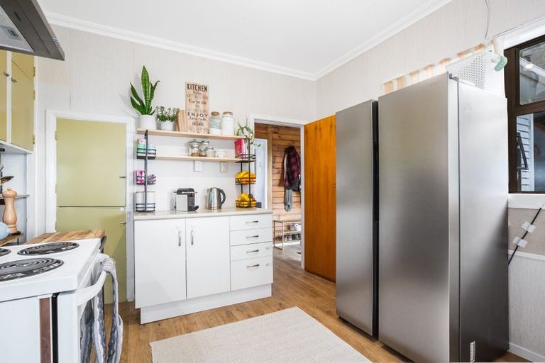 Photo of property in 15 Pukerua Beach Road, Pukerua Bay, 5026