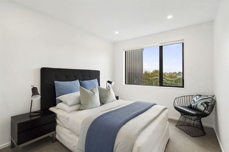 Photo of property in 12 Mahinga Kai Way, Belmont, Auckland, 0622