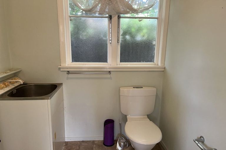 Photo of property in 15 Waterloo Crescent, Hokowhitu, Palmerston North, 4410