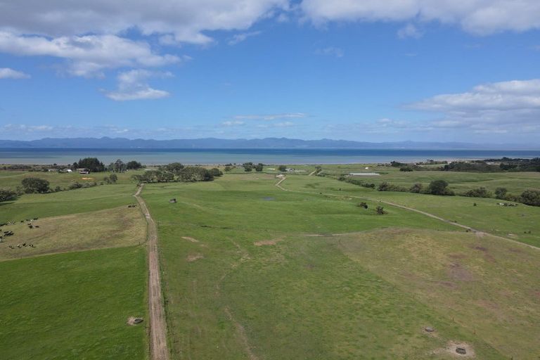 Photo of property in 1337 East Coast Road, Whakatiwai, Pokeno, 2473