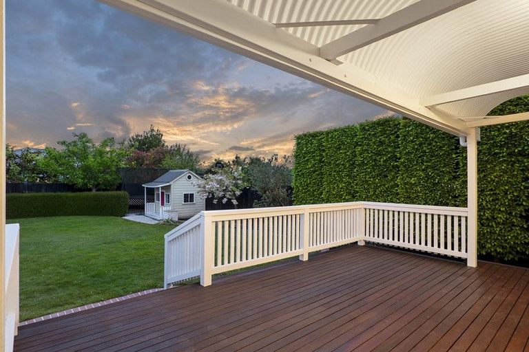 Photo of property in 158 Weston Road, St Albans, Christchurch, 8052