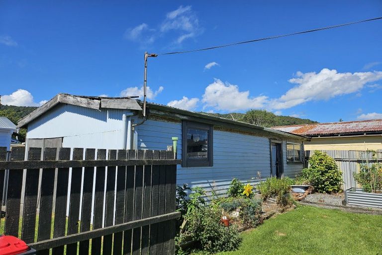 Photo of property in 65 Bright Street, Cobden, Greymouth, 7802