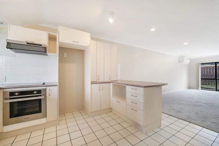 Photo of property in 92b Naylors Drive, Mangere, Auckland, 2022