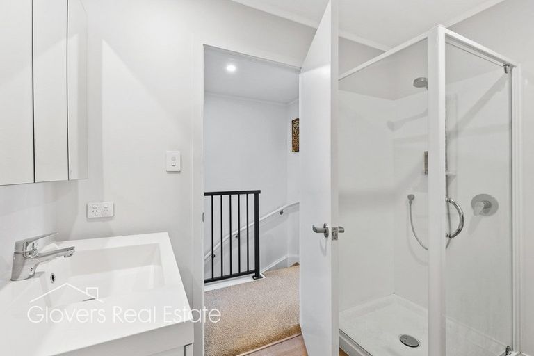 Photo of property in 4/2 Brandon Road, Glen Eden, Auckland, 0602