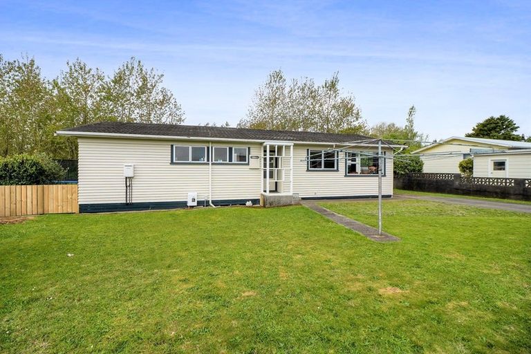 Photo of property in 10 Karaka Street, Inglewood, 4330