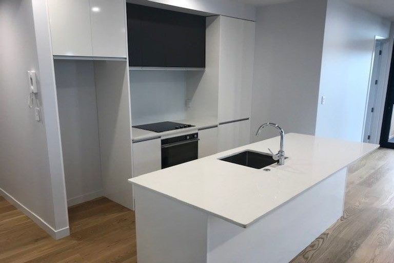 Photo of property in Frank Sargeson Apts, 508/74 Anzac Street, Takapuna, Auckland, 0622