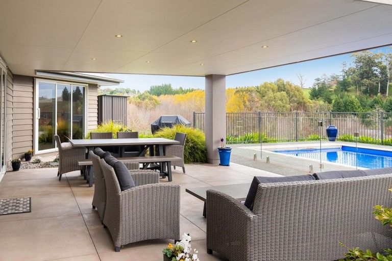 Photo of property in 43 Tauroa Valley Road, Havelock North, 4130