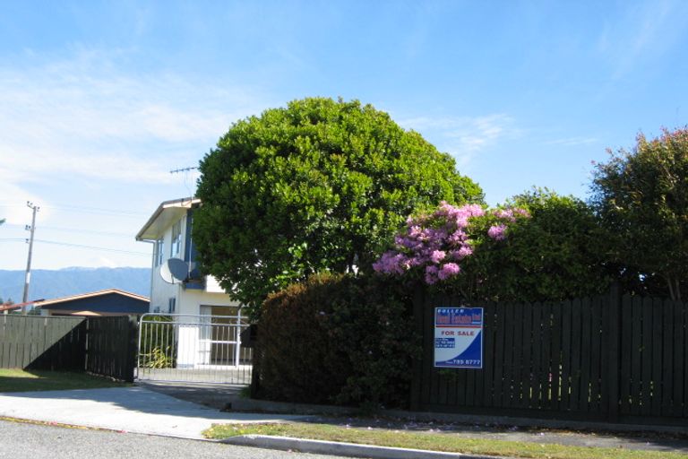 Photo of property in 17 Ngahue Crescent, Carters Beach, Westport, 7825