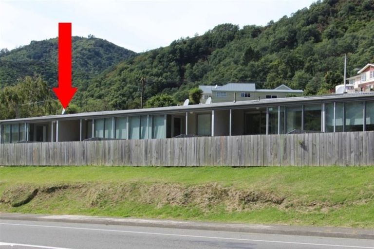 Photo of property in 2/1 Angle Street, Picton, 7220
