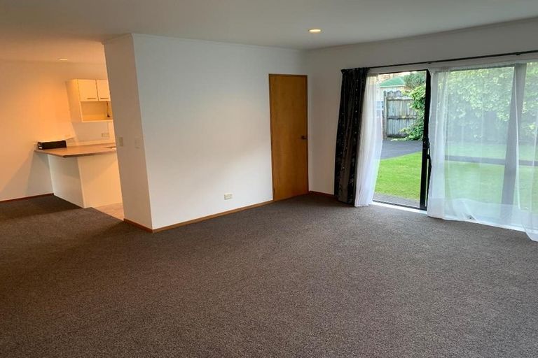 Photo of property in 350e Great South Road, Opaheke, Papakura, 2113