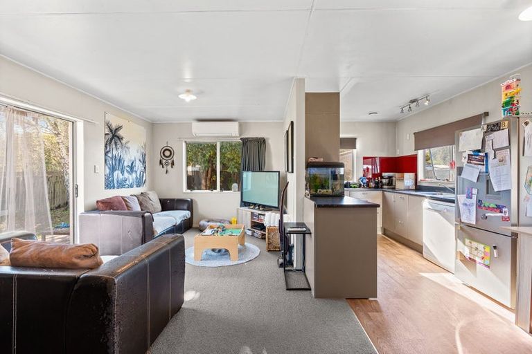 Photo of property in 8b Kupe Drive, Carterton, 5713