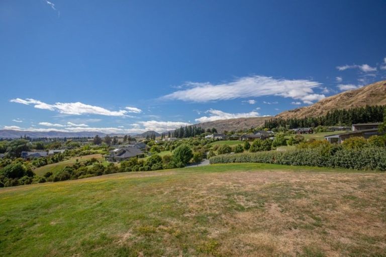 Photo of property in 4 Bramble Close, Wanaka, 9305
