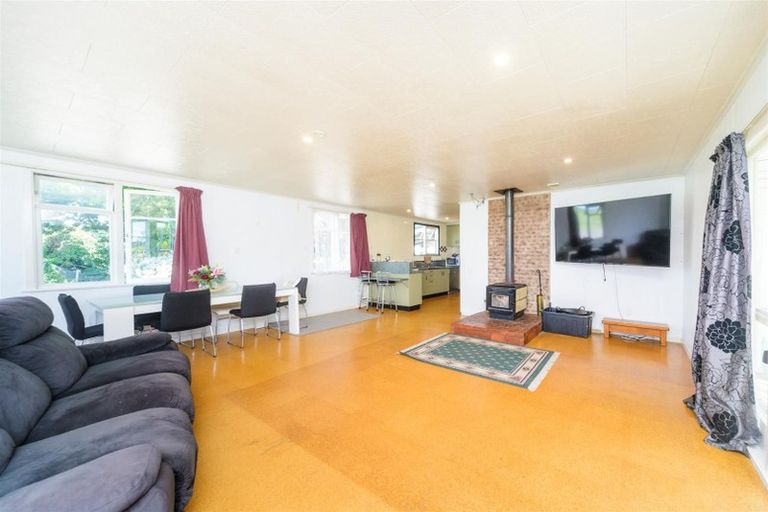 Photo of property in 100 Alexandra Street, Marton, 4710