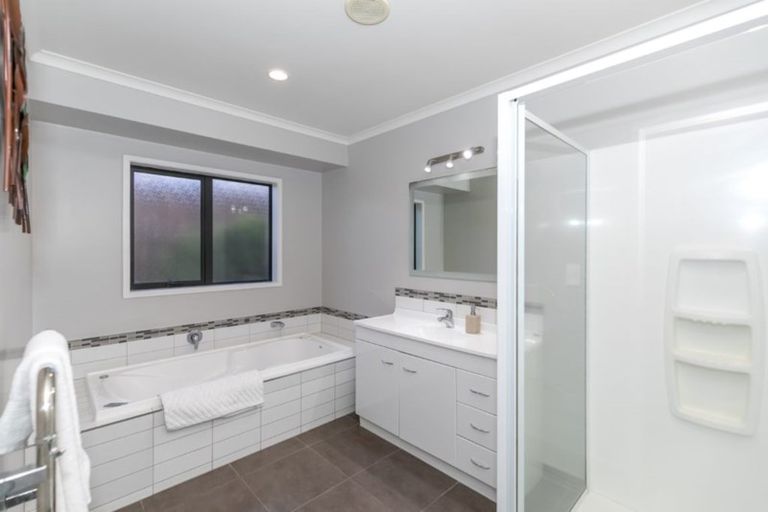 Photo of property in 50 Magellan Rise, Flagstaff, Hamilton, 3210