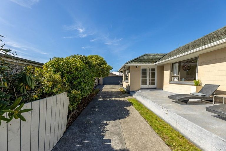 Photo of property in 26 Liverton Crescent, Bishopdale, Christchurch, 8053