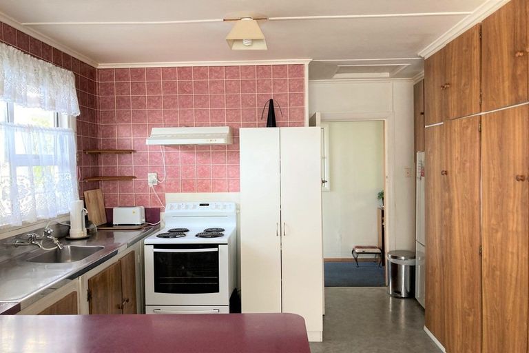 Photo of property in 19 Raleigh Street, Waitara, 4320