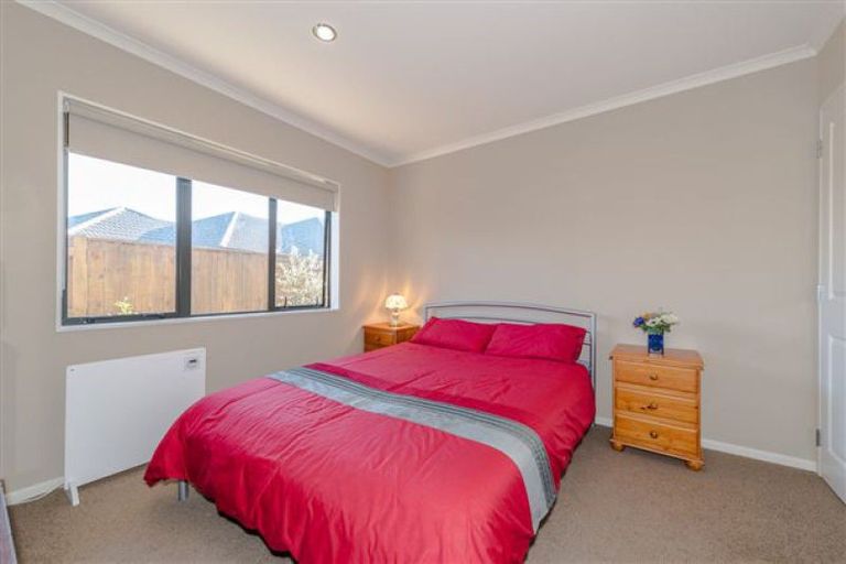 Photo of property in 44 Tennyson Avenue, Kelvin Grove, Palmerston North, 4414