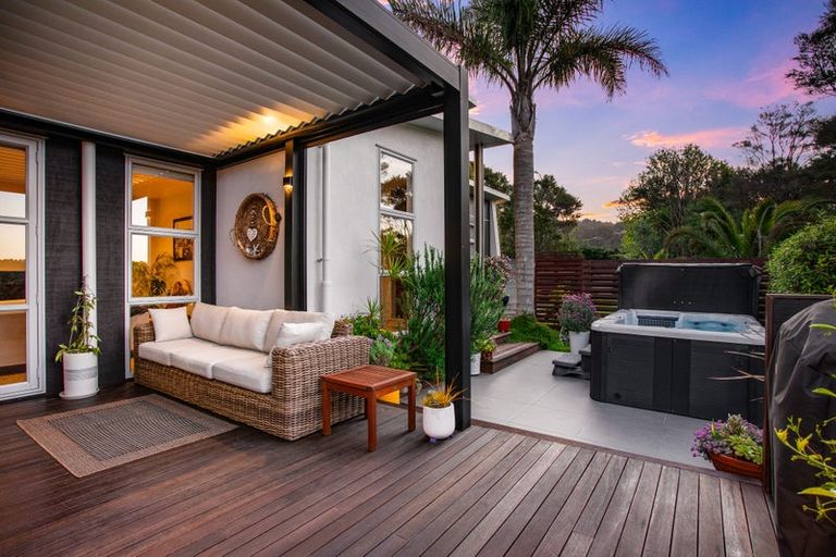 Photo of property in 9 Bendalls Lane, Oratia, Auckland, 0604