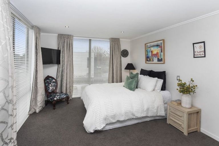 Photo of property in 11 Roa Road, Fendalton, Christchurch, 8041